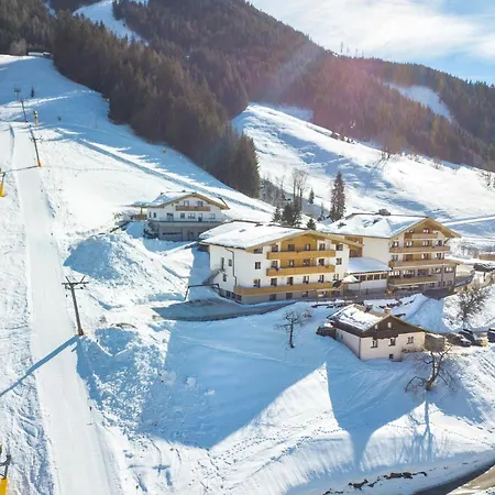 Отель Am Mitteregghof Зальбах-Хинтерглемм