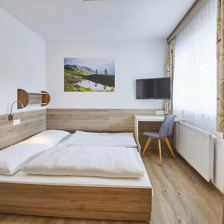 Am Mitteregghof ザールバッハ・ヒンターグレム