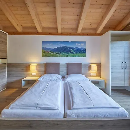 Am Mitteregghof *