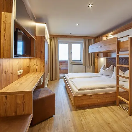 Am Mitteregghof Hotel *